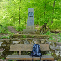 Erste Rast Redenallee - Denkmal
