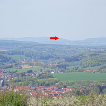 etwas mehr Zoom und da ist er. Unser Kaiser ... hoch zu Ross Porta Westfalica